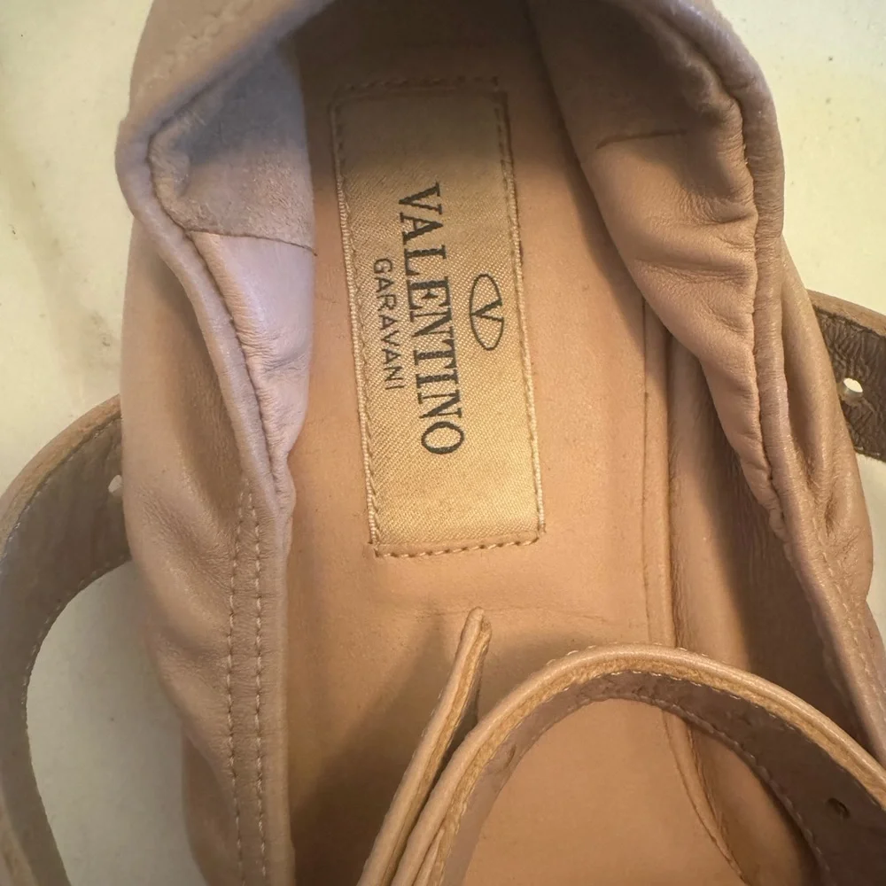 Valentino Pointed Toe Love Latch Ankle Strap Nude Pink Flats with Grommets - Picture 8 of 10